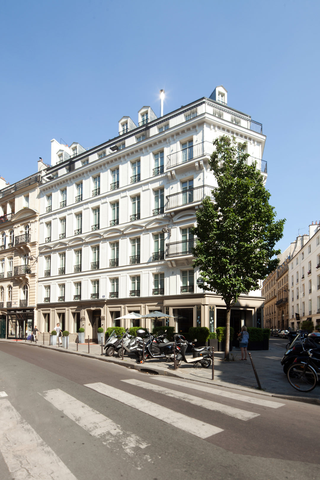 The Ultimate Paris Hotspot:  Le Pavillon Des Lettres