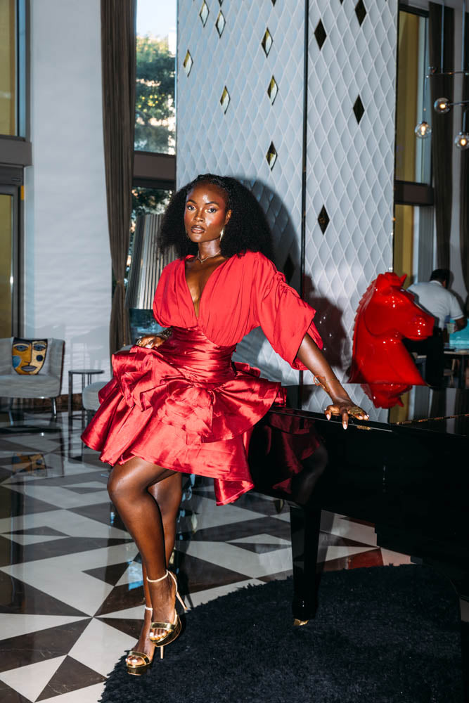 Mode Around the Globe: Sonia Tucker