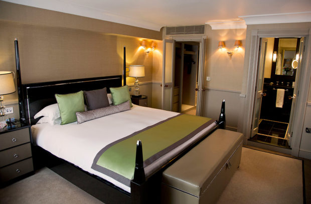St James's Hotel and Club London bedroom